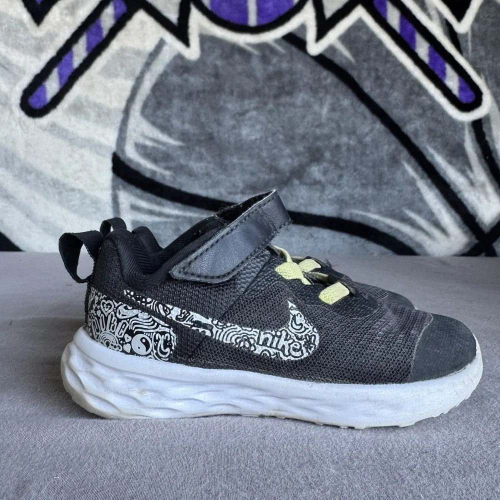 Nike product pair